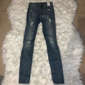 HOLLISTER Distressed Skinny Jeans